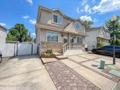 109 Salamander Ct