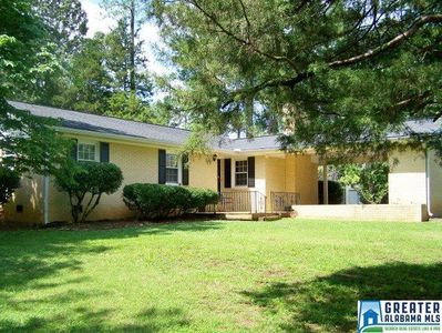 526 Stoney Brook Dr SW