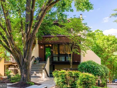 2202 S Quincy St #2