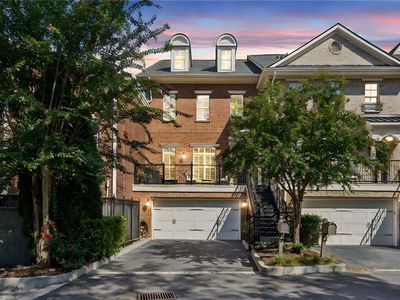 18 Buford Village Walk