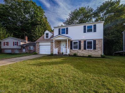 Property at 389 Stonewood St, Canal Fulton, OH