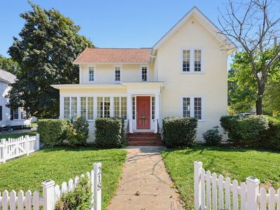 218 County St