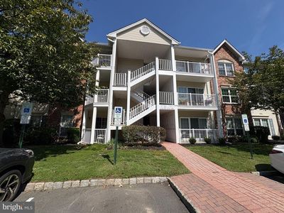 32 Versailles Ct