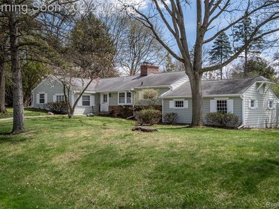 1895 W Bend Dr