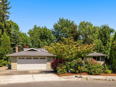 1066 NE 6th Dr