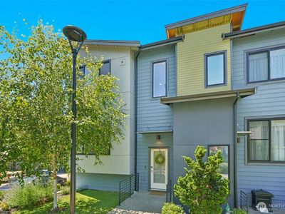 537 Glacier Walk SE