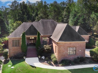 102 Chaucer Dr