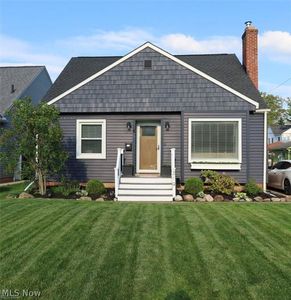 319 Elmwood Rd