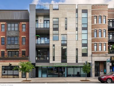 2037 W Division St #Penthouse