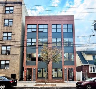88 Bergen Ave #3