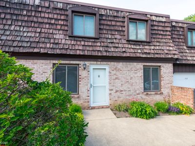 757 Tollis Pkwy