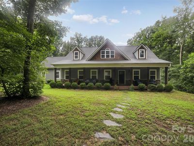 6748 Stonebridge Ln