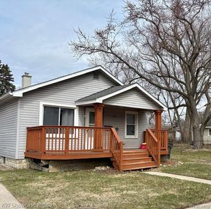 683 E Mansfield Ave