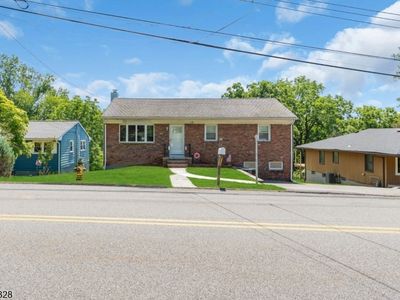 7 Cayuga Ave