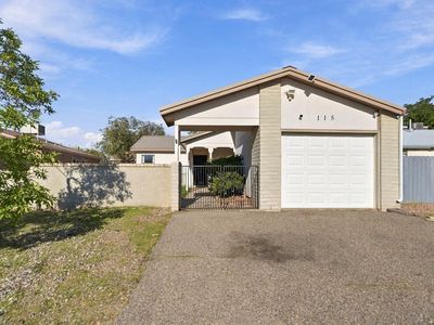 115 Pearl Dr NE