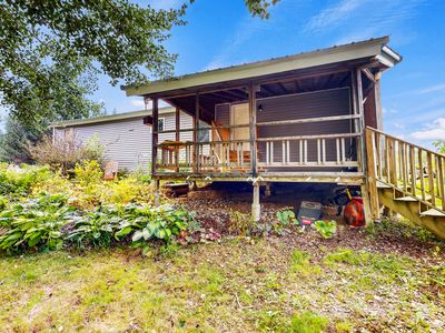 866 Hartland Road