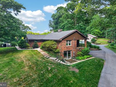 50 Hill Ln