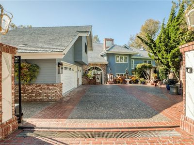 1 Royal Saint George Rd