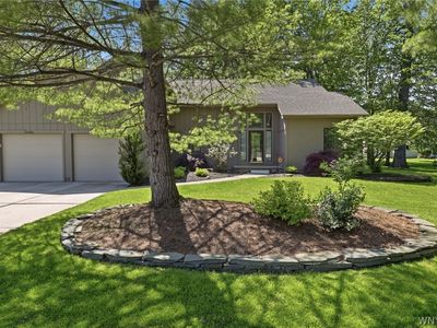 Property at 12 Skylark Ct, East Amherst, NY