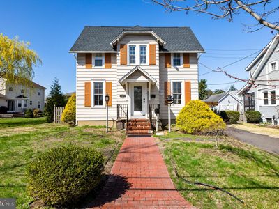 Property at 205 E Buttonwood St, Wenonah, NJ