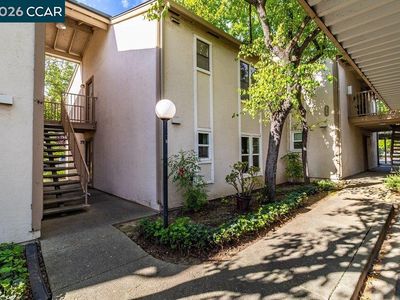 375 Camelback Rd APT 4