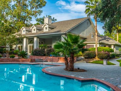 Property at 700 Daniel Ellis Dr APT 11105, Charleston, SC