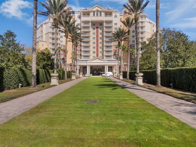7593 Gathering Dr APT 206