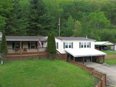 871 Hillcrest Dr