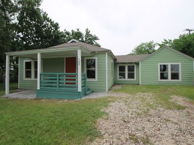 102 San Saba Ave