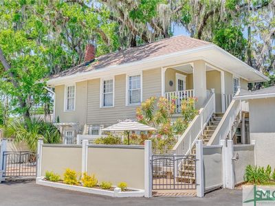 1010 E Victory Dr #2