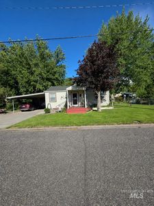 109 3rd St