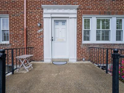 406 Greenlow Rd