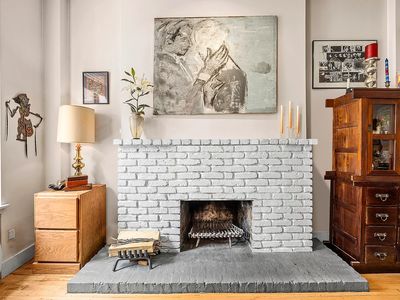 170 E 92nd St APT 4C