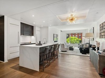 345 W 14th St APT 3A