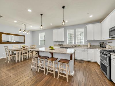 2243 Village Green Dr