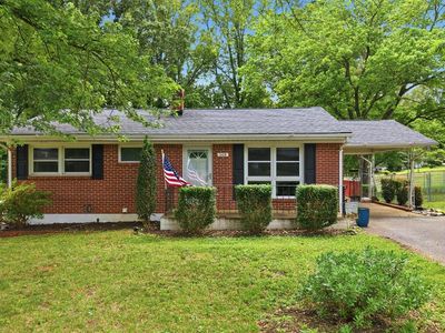 1104 Pinecrest Ave