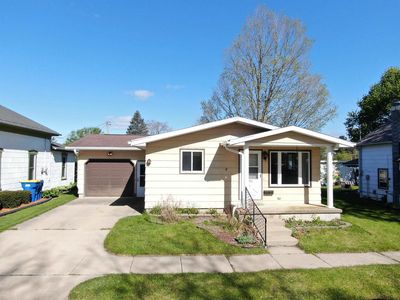 1027 Prairie Avenue
