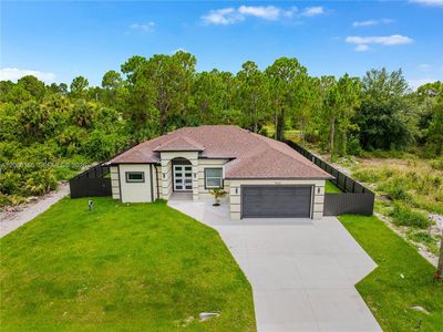 942 Kanuga St E