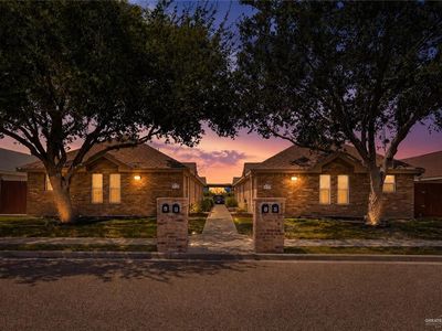 1810 W Portales Dr