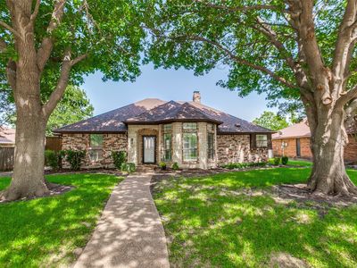 6204 Bronze Leaf Dr