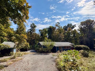 105 N Rosewood Cir