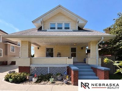 2736 Fontenelle Blvd