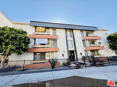 360 S Kenmore Ave APT 305