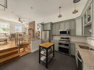 301 5th Ave APT 1-R