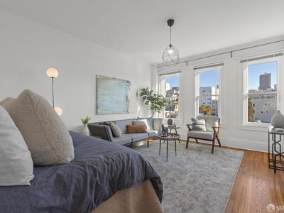 2415 Van Ness Ave APT 602