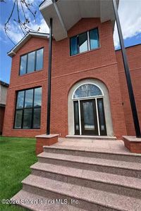 25 Grasmere Ave