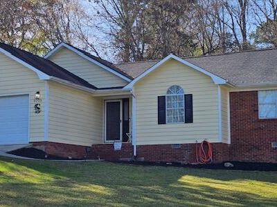 5025 Sparrows Point Dr NE