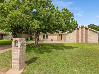 3013 Adrienne Dr