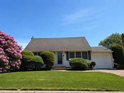 62 Pell Avenue