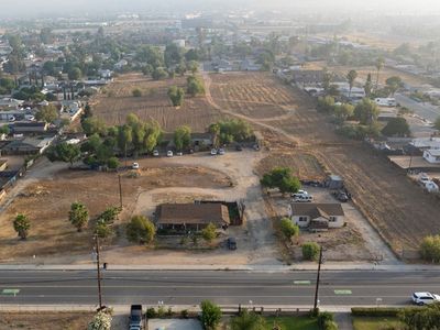 21796 Cottonwood Ave